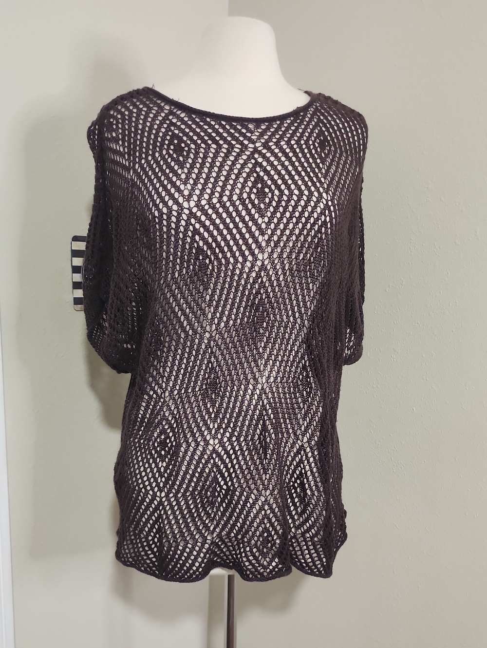 Tommy Bahama 100% Linen Dolman Style Short Sleeve Crochet Top